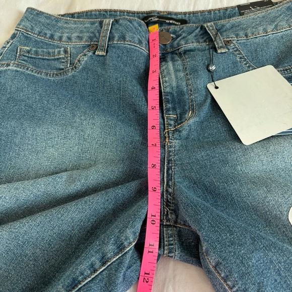 A3 Denim Bermuda Shorts Distressed Raw Hem Women’s Size 12 - Picture 4 of 9